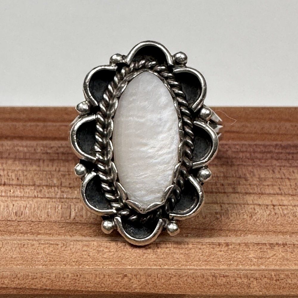 VTG Navajo Ring Size 4.5 Mother of‎ Pearl Cab Native American 925 Sterling 4.0g